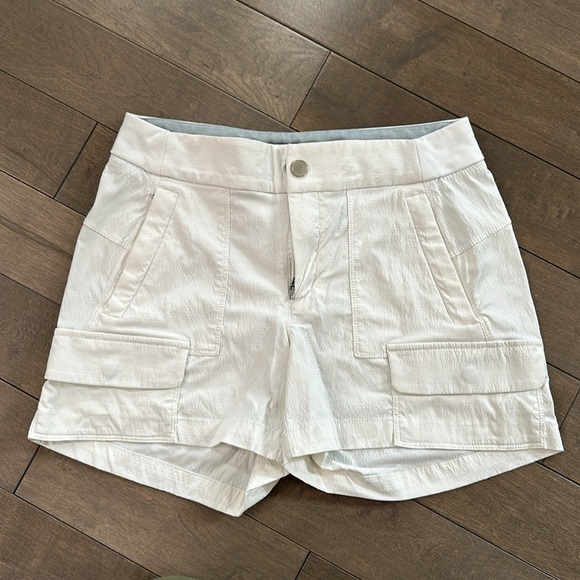 Athleta Trekkie Cargo Short 4" White | 4 - Picture 2 of 6